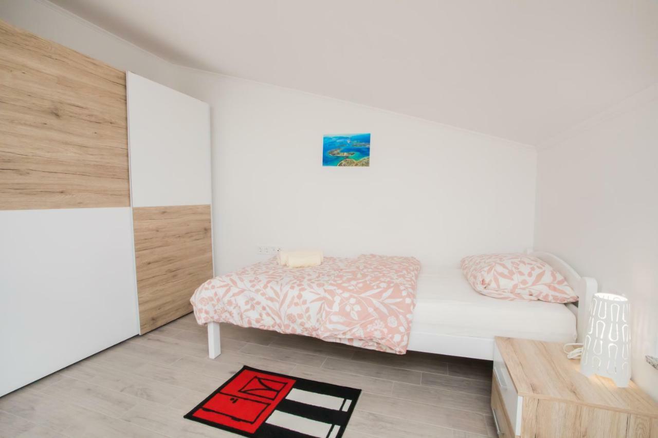 Apartments Tonka Sibenik Exterior photo